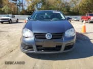 ✅ 2006 Volkswagen Jetta Edition • VIN: 3VWCT81K06M853486 • Lot: 86832795. Wystawiony na Copart z przebiegiem 261 870 mil. Bezpłatny archiwum sprzedaży aukcyjnych z USA i szczegółowy raport historii pojazdu na DreamBid. Zdjęcie 5.
