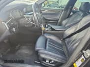 ✅ 2017 BMW 5 Series 530i • VIN: WBAJA5C34HG896405 • Lot: 85378555. Wystawiony na Copart z przebiegiem 117 206 mil. Bezpłatny archiwum sprzedaży aukcyjnych z USA i szczegółowy raport historii pojazdu na DreamBid. Zdjęcie 7.