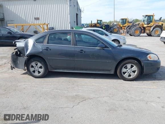 ✅ 2011 Chevrolet Impala LT Fleet • VIN: 2G1WG5EK3B1171029 • Lot: 42155270. Wystawiony na IAAI z przebiegiem 242 297 mil. Bezpłatny archiwum sprzedaży aukcyjnych z USA i szczegółowy raport historii pojazdu na DreamBid. Zdjęcie 13.