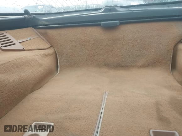 ✅ 1990 Chevrolet Corvette • VIN: 1G1YY2387L5108821 • Lot: 41644339. Wystawiony na IAAI z przebiegiem Nie podano. Bezpłatny archiwum sprzedaży aukcyjnych z USA i szczegółowy raport historii pojazdu na DreamBid. Zdjęcie 8.