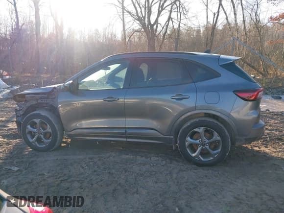 ✅ 2023 Ford Escape ST-Line Select • VIN: 1FMCU9NA4PUA38594 • Лот: 41729408. Опубликован ранее на IAAI с пробегом 19 666 миль. Бесплатный доступ к архиву аукционных продаж из США и подробный отчёт об истории автомобиля на DreamBid. Изображение 14.