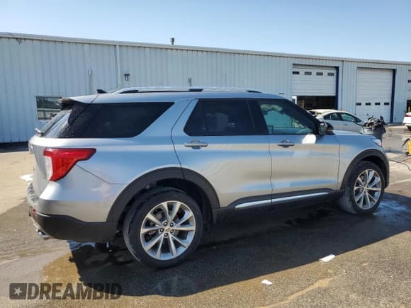✅ 2021 Ford Explorer Platinum • VIN: 1FM5K8HC1MGA67647 • Lot: 80132335. Wystawiony na Copart z przebiegiem 42 370 mil. Bezpłatny archiwum sprzedaży aukcyjnych z USA i szczegółowy raport historii pojazdu na DreamBid. Zdjęcie 3.