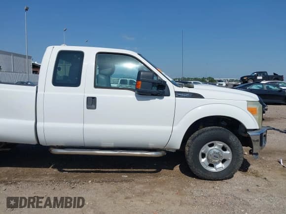✅ 2011 Ford F-250 XL • VIN: 1FT7X2A65BEA78823 • Lot: 42176462. Wystawiony na IAAI z przebiegiem 125 125 mil. Bezpłatny archiwum sprzedaży aukcyjnych z USA i szczegółowy raport historii pojazdu na DreamBid. Zdjęcie 14.