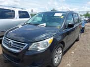 ✅ 2013 Volkswagen Routan SE • VIN: 2C4RVABG8DR724717 • Lot: 42372187. Listed on IAAI with 311,451 mi. Free auction sales archive from the USA and detailed vehicle history report at DreamBid. Image 2.