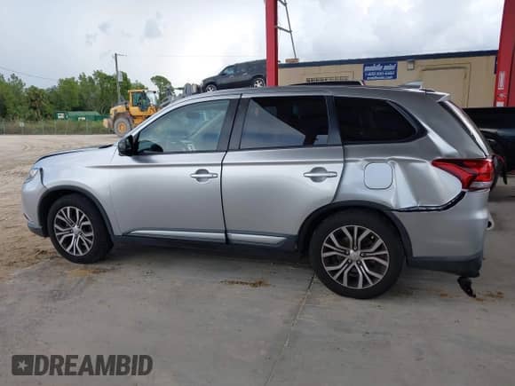 2018 Mitsubishi Outlander ES с VIN JA4AD2A38JZ001384, выставлен на аукционе IAAI как лот 43063754 с пробегом 107 245 миль миль и . История ставок и продаж доступна на DreamBid. Изображение 14.