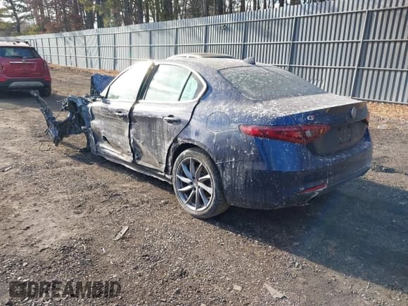 ✅ 2017 Alfa Romeo Giulia Ti • VIN: ZARFAEEN6H7549171 • Лот: 41398169. Опубликован ранее на IAAI с пробегом 94 044 миль. Бесплатный доступ к архиву аукционных продаж из США и подробный отчёт об истории автомобиля на DreamBid. Изображение 3.