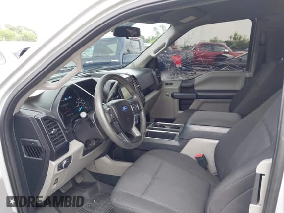 ✅ 2018 Ford F-150 XL • VIN: 1FTEX1CP5JKC08056 • Lot: 42511758. Wystawiony na IAAI z przebiegiem 97 721 mil. Bezpłatny archiwum sprzedaży aukcyjnych z USA i szczegółowy raport historii pojazdu na DreamBid. Zdjęcie 5.