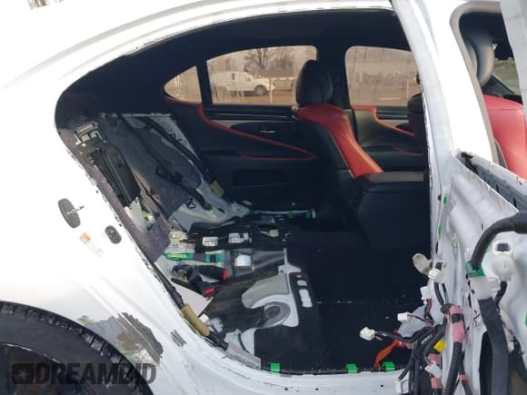 ✅ 2015 Lexus LS 460 • VIN: JTHCL5EF2F5024454 • Лот: 41672998. Опубликован ранее на IAAI с пробегом 125 210 миль. Бесплатный доступ к архиву аукционных продаж из США и подробный отчёт об истории автомобиля на DreamBid. Изображение 8.