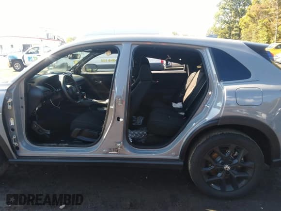 ✅ 2024 Honda HR-V Sport • VIN: 3CZRZ2H5XRM749403 • Лот: 43256812. Опубликован ранее на IAAI с пробегом Не указан. Бесплатный доступ к архиву аукционных продаж из США и подробный отчёт об истории автомобиля на DreamBid. Изображение 14.