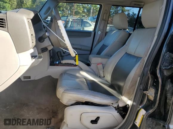 ✅ 2006 Jeep Commander Limited • VIN: 1J8HG58236C219102 • Lot: 82299325. Listed on Copart with 277,208 mi. Free auction sales archive from the USA and detailed vehicle history report at DreamBid. Image 7.