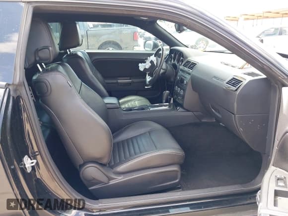 ✅ 2014 Dodge Challenger SXT • VIN: 2C3CDYAG9EH136646 • Lot: 42542559. Listed on IAAI with 169,334 mi. Free auction sales archive from the USA and detailed vehicle history report at DreamBid. Image 5.