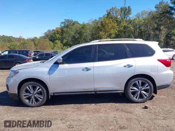 ✅ 2020 Nissan Pathfinder Platinum • VIN: 5N1DR2DM4LC600079 • Lot: 40629524. Listed on IAAI with 89,706 mi. Free auction sales archive from the USA and detailed vehicle history report at DreamBid. Image 14.