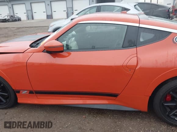 ✅ 2024 Nissan Z Performance • VIN: JN1BZ4BHXRM365884 • Lot: 43740547. Wystawiony na IAAI z przebiegiem 5 002 mil. Bezpłatny archiwum sprzedaży aukcyjnych z USA i szczegółowy raport historii pojazdu na DreamBid. Zdjęcie 14.