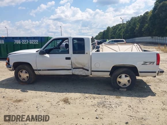 ✅ 1998 Chevrolet Silverado 1500 • VIN: 1GCEK19R1WR103438 • Lot: 43219836. Listed on IAAI with 98,590 mi. Free auction sales archive from the USA and detailed vehicle history report at DreamBid. Image 14.