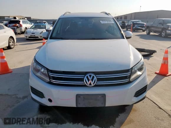 ✅ 2017 Volkswagen Tiguan S • VIN: WVGBV7AX8HK033693 • Lot: 71712335. Wystawiony na Copart z przebiegiem 94 452 mil. Bezpłatny archiwum sprzedaży aukcyjnych z USA i szczegółowy raport historii pojazdu na DreamBid. Zdjęcie 5.