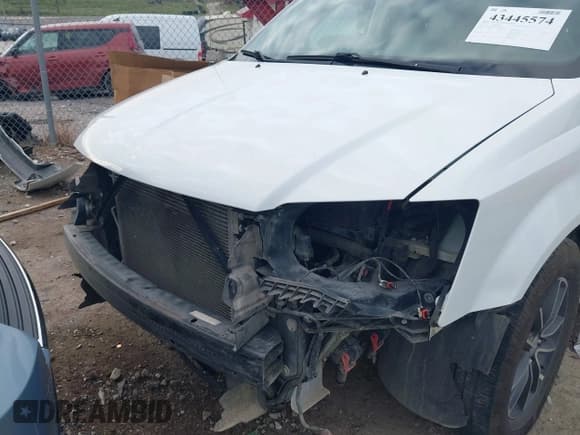 ✅ 2017 Dodge Grand Caravan SXT • VIN: 2C4RDGCG6HR806228 • Lot: 43445574. Listed on IAAI with 139,724 mi. Free auction sales archive from the USA and detailed vehicle history report at DreamBid. Image 6.