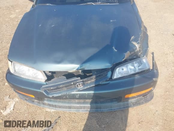 ✅ 1997 Honda Accord EX • VIN: 1HGCD5664VA069366 • Lot: 43165092. Wystawiony na IAAI z przebiegiem 153 871 mil. Bezpłatny archiwum sprzedaży aukcyjnych z USA i szczegółowy raport historii pojazdu na DreamBid. Zdjęcie 6.