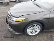 ✅ 2018 Toyota Camry LE • VIN: 4T1B11HK3JU021481 • Лот: 43082624. Опубликован ранее на IAAI с пробегом 46 951 миль. Бесплатный доступ к архиву аукционных продаж из США и подробный отчёт об истории автомобиля на DreamBid. Изображение 17.