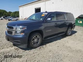 ✅ 2019 Chevrolet Suburban LT • VIN: 1GNSKHKC5KR350836 • Lot: 70046255. Wystawiony na Copart z przebiegiem 82 771 mil. Bezpłatny archiwum sprzedaży aukcyjnych z USA i szczegółowy raport historii pojazdu na DreamBid. Zdjęcie 1.