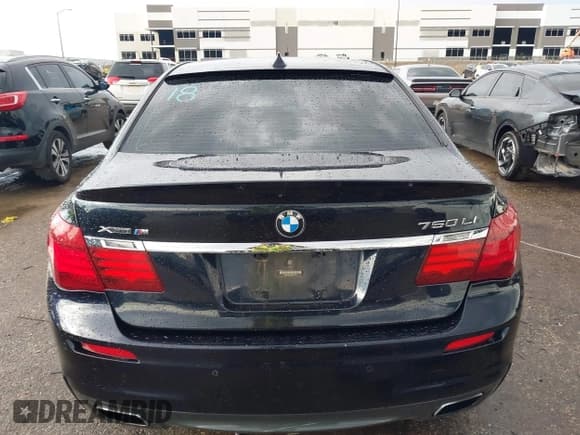 ✅ 2014 BMW 7 Series ALPINA B7 • VIN: WBAYE8C5XED135784 • Lot: 43039631. Wystawiony na IAAI z przebiegiem 103 428 mil. Bezpłatny archiwum sprzedaży aukcyjnych z USA i szczegółowy raport historii pojazdu na DreamBid. Zdjęcie 17.