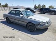 ✅ 1988 Toyota Camry LE • VIN: JT2SV22E9J0199686 • Lot: 52404755. Wystawiony na Copart z przebiegiem 128 765 mil. Bezpłatny archiwum sprzedaży aukcyjnych z USA i szczegółowy raport historii pojazdu na DreamBid. Zdjęcie 4.
