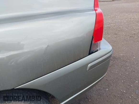 ✅ 2006 Volvo S60 2.5L Turbo • VIN: YV1RH592162514836 • Lot: 43664044. Listed on IAAI with 98,049 mi. Free auction sales archive from the USA and detailed vehicle history report at DreamBid. Image 6.