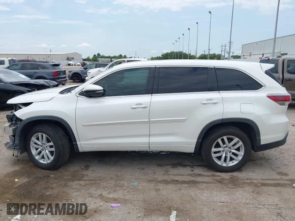 ✅ 2015 Toyota Highlander LE Plus • VIN: 5TDZKRFHXFS113236 • Лот: 42883509. Опубликован ранее на IAAI с пробегом 115 733 миль. Бесплатный доступ к архиву аукционных продаж из США и подробный отчёт об истории автомобиля на DreamBid. Изображение 15.