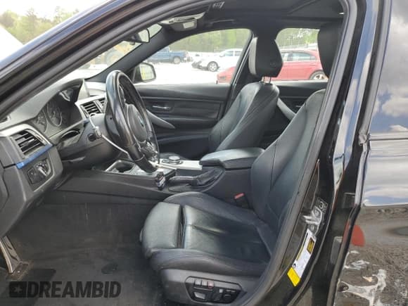 ✅ 2015 BMW 3 Series 335i • VIN: WBA3A9G51FNS66717 • Lot: 51634895. Wystawiony na Copart z przebiegiem 143 472 mil. Bezpłatny archiwum sprzedaży aukcyjnych z USA i szczegółowy raport historii pojazdu na DreamBid. Zdjęcie 7.