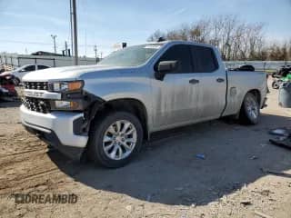 2019 Chevrolet Silverado 1500 Custom z VIN 1GCRYBEH9KZ222917, wystawiony jako Copart lot #44369895 z przebiegiem 98 872 mil mil oraz Szkoda całkowita • Salvage title. Historia ofert i sprzedaży dostępna na DreamBid. Obrazek 1.