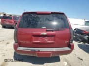 ✅ 2009 Chevrolet Suburban LTZ • VIN: 1GNFK36389R197524 • Lot: 70684524. Wystawiony na Copart z przebiegiem 182 380 mil. Bezpłatny archiwum sprzedaży aukcyjnych z USA i szczegółowy raport historii pojazdu na DreamBid. Zdjęcie 6.