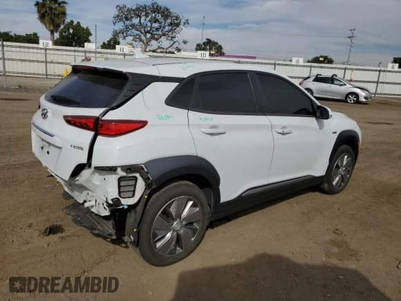 ✅ 2020 Hyundai Kona Limited • VIN: KM8K33AG4LU058926 • Лот: 75581663. Опубликован ранее на Copart с пробегом 22 487 миль. Бесплатный доступ к архиву аукционных продаж из США и подробный отчёт об истории автомобиля на DreamBid. Изображение 3.