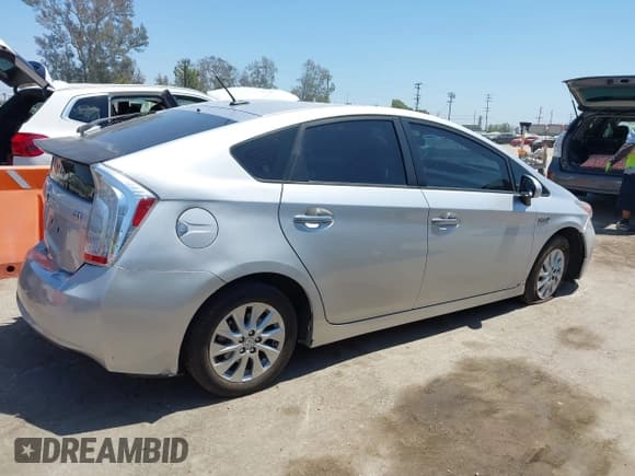 ✅ 2014 Toyota Prius • VIN: JTDKN3DP1E3052567 • Lot: 42872309. Listed on IAAI with 209,125 mi. Free auction sales archive from the USA and detailed vehicle history report at DreamBid. Image 13.