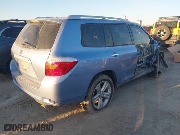 ✅ 2010 Toyota Highlander Limited • VIN: 5TDYK3EHXAS017769 • Lot: 43690947. Listed on IAAI with 155,694 mi. Free auction sales archive from the USA and detailed vehicle history report at DreamBid. Image 4.