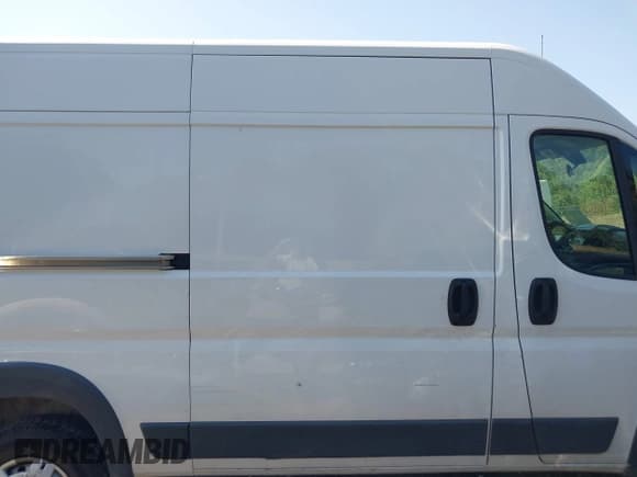 ✅ 2018 Ram ProMaster Cargo • VIN: 3C6TRVBG4JE118708 • Lot: 42848225. Wystawiony na IAAI z przebiegiem 197 936 mil. Bezpłatny archiwum sprzedaży aukcyjnych z USA i szczegółowy raport historii pojazdu na DreamBid. Zdjęcie 13.
