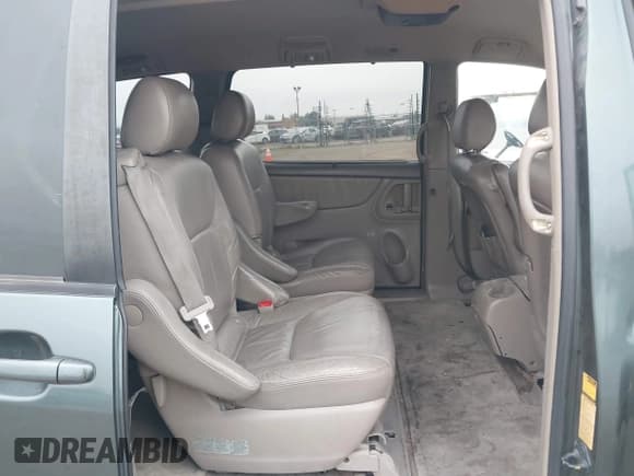 ✅ 2005 Toyota Sienna XLE Limited • VIN: 5TDBA22C05S045825 • Lot: 43811868. Listed on IAAI with 248,470 mi. Free auction sales archive from the USA and detailed vehicle history report at DreamBid. Image 8.