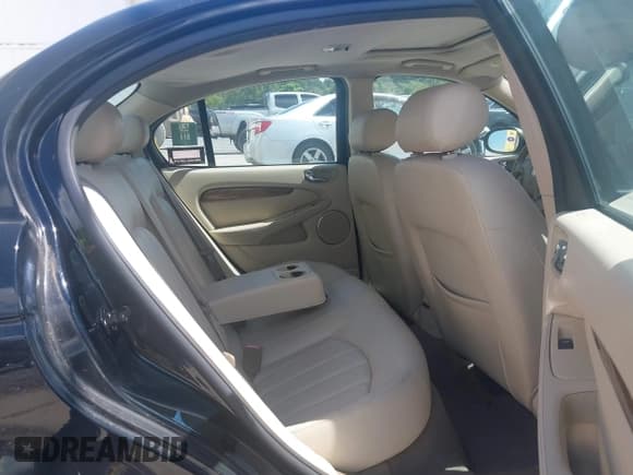 ✅ 2003 Jaguar X-Type 2.5L Manual • VIN: SAJEA51D13XD29839 • Лот: 43072383. Опубликован ранее на IAAI с пробегом 160 247 миль. Бесплатный доступ к архиву аукционных продаж из США и подробный отчёт об истории автомобиля на DreamBid. Изображение 8.