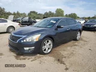 ✅ 2015 Nissan Altima S • VIN: 1N4BL3AP0FC137417 • Lot: 80150695. Listed on Copart with 139,310 mi. Free auction sales archive from the USA and detailed vehicle history report at DreamBid. Image 1.