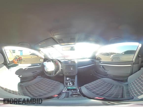 ✅ 2008 Volkswagen Golf GTI • VIN: WVWFV71K38W340157 • Lot: 44720035. Wystawiony na Copart z przebiegiem 169 340 mil. Bezpłatny archiwum sprzedaży aukcyjnych z USA i szczegółowy raport historii pojazdu na DreamBid. Zdjęcie 13.