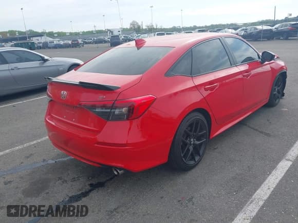 ✅ 2024 Honda Civic Si • VIN: 2HGFE1E51RH473471 • Lot: 42167221. Wystawiony na IAAI z przebiegiem 14 275 mil. Bezpłatny archiwum sprzedaży aukcyjnych z USA i szczegółowy raport historii pojazdu na DreamBid. Zdjęcie 4.