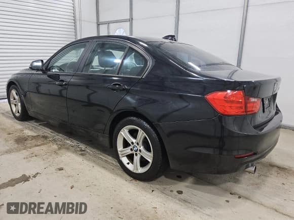 ✅ 2013 BMW 3 Series 320i • VIN: WBA3B1C55DK130402 • Lot: 93122405. Wystawiony na Copart z przebiegiem 158 831 mil. Bezpłatny archiwum sprzedaży aukcyjnych z USA i szczegółowy raport historii pojazdu na DreamBid. Zdjęcie 2.