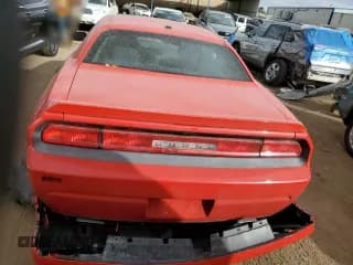 ✅ 2014 Dodge Challenger R/T 100th Anniversary Appearance • VIN: 2C3CDYBT6EH181975 • Lot: 76812364. Wystawiony na Copart z przebiegiem 82 644 mil. Bezpłatny archiwum sprzedaży aukcyjnych z USA i szczegółowy raport historii pojazdu na DreamBid. Zdjęcie 6.