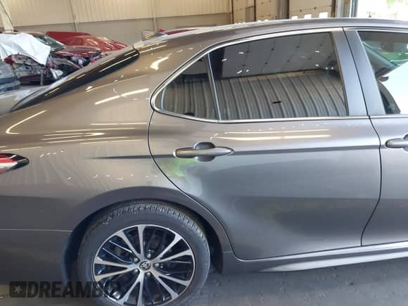 2020 Toyota Camry SE with VIN 4T1G11BK9LU011216, listed as a IAAI auction lot 42462310 with 64,376 mi miles and . Bid and sale history available at DreamBid. Image 20.
