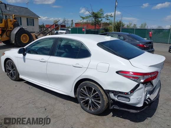 2019 Toyota Camry LE z VIN 4T1B11HK0KU754797, wystawiony jako IAAI lot #42032914 z przebiegiem 93 862 mil mil oraz . Historia ofert i sprzedaży dostępna na DreamBid. Obrazek 3.
