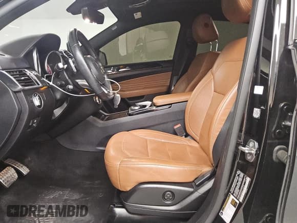 ✅ 2018 Mercedes-Benz GLE 43 AMG • VIN: 4JGED6EB5JA113618 • Лот: 51303915. Опубликован ранее на Copart с пробегом 60 982 миль. Бесплатный доступ к архиву аукционных продаж из США и подробный отчёт об истории автомобиля на DreamBid. Изображение 7.