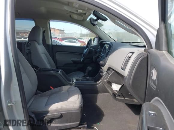 ✅ 2019 Chevrolet Colorado 2WD Work Truck • VIN: 1GCGSBEA7K1199177 • Lot: 41622091. Wystawiony na IAAI z przebiegiem 105 231 mil. Bezpłatny archiwum sprzedaży aukcyjnych z USA i szczegółowy raport historii pojazdu na DreamBid. Zdjęcie 5.