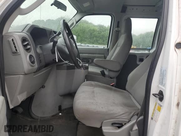 ✅ 2010 Ford Econoline Cargo Commercial • VIN: 1FTNE2EW2ADA36668 • Lot: 59904755. Listed on Copart with 41,419 mi. Free auction sales archive from the USA and detailed vehicle history report at DreamBid. Image 7.