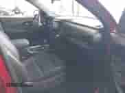 2023 Chevrolet Traverse RS z VIN 1GNERJKWXPJ275888, wystawiony jako IAAI lot #41418686 z przebiegiem 14 578 mil mil oraz . Historia ofert i sprzedaży dostępna na DreamBid. Obrazek 5.