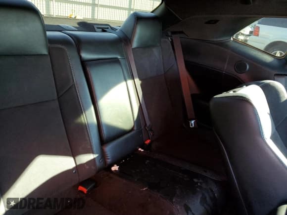 ✅ 2018 Dodge Challenger GT • VIN: 2C3CDZGG3JH341547 • Lot: 70588352. Wystawiony na Copart z przebiegiem 54 961 mil. Bezpłatny archiwum sprzedaży aukcyjnych z USA i szczegółowy raport historii pojazdu na DreamBid. Zdjęcie 10.