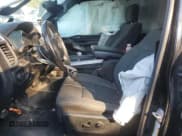 ✅ 2019 Ram 1500 Big Horn • VIN: 1C6SRFFT7KN654977 • Lot: 86825825. Wystawiony na Copart z przebiegiem 94 239 mil. Bezpłatny archiwum sprzedaży aukcyjnych z USA i szczegółowy raport historii pojazdu na DreamBid. Zdjęcie 7.