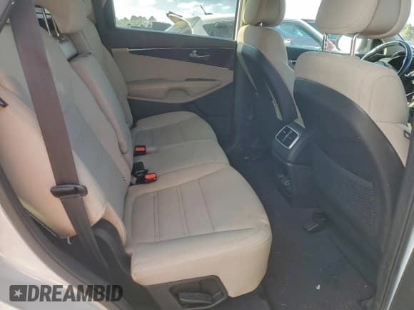 ✅ 2016 Kia Sorento LX • VIN: 5XYPG4A37GG052529 • Лот: 94142385. Опубликован ранее на Copart с пробегом 178 200 миль. Бесплатный доступ к архиву аукционных продаж из США и подробный отчёт об истории автомобиля на DreamBid. Изображение 11.